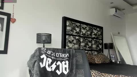 lucasexclusive online show from January 19, 3:39 am