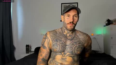 lucasexclusive online show from October 31, 7:09 am