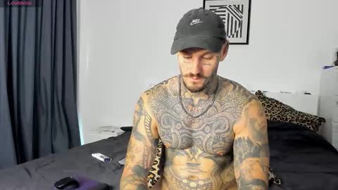 lucasexclusive online show from November 25, 5:18 am