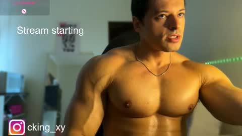 lucasfit24 online show from March 12, 2:56 pm