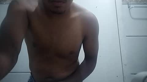 Snapshot of lucasjdss390 chatting on March 4, 4:29 am lucasjdss390 online show from March 4, 4:29 am