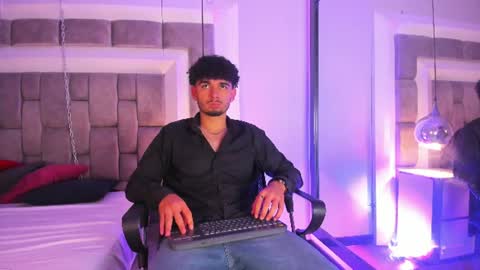 lucasthomson_ online show from July 1, 4:25 am