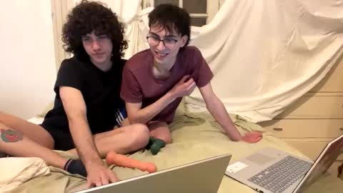 Snapshot of luccafarfalla chatting on September 26, 2:15 am lucca online show from September 26, 2:15 am