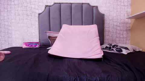 Snapshot of lucero_williams chatting on March 6, 1:27 am Lucero W online show from March 6, 1:27 am