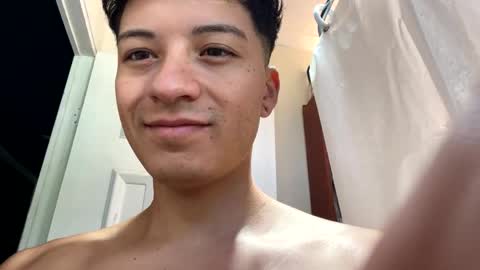 Snapshot of luchosaando chatting on February 17, 12:48 pm Felipe online show from February 17, 12:48 pm