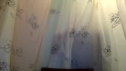 Luci Layne online show from March 10, 8:30 am