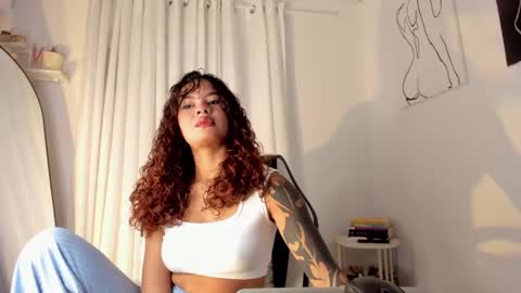 Lucia online show from January 5, 3:13 pm