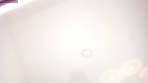 Snapshot of lucia_lee_ chatting on June 20, 11:07 pm Lucia online show from June 20, 11:07 pm