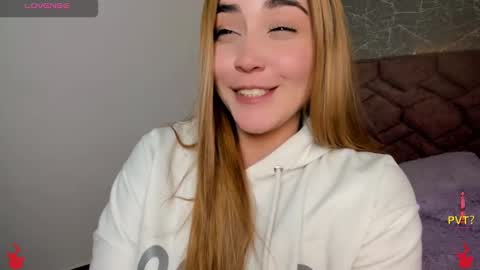 lucia star  online show from December 10, 1:00 am