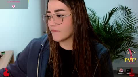 Snapshot of lucia_star_ chatting on April 15, 9:48 pm lucia star online show from April 15, 9:48 pm