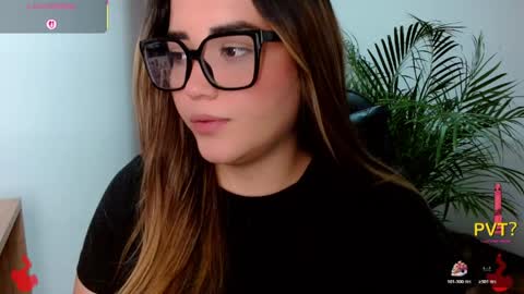 Snapshot of lucia_star_ chatting on May 30, 6:27 pm lucia star online show from May 30, 6:27 pm