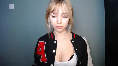 Lucy online show from February 12, 7:47 am