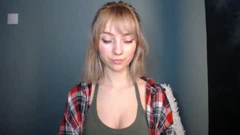 Lucy online show from February 23, 8:06 pm