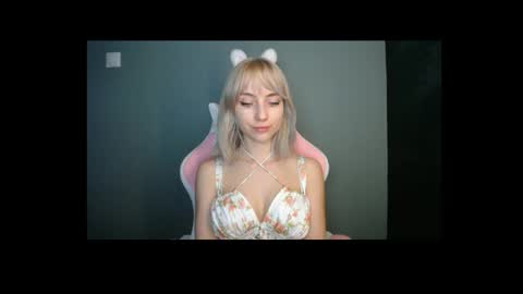 Lucy online show from March 20, 3:06 pm