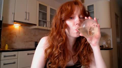 Lucia online show from December 14, 4:31 pm