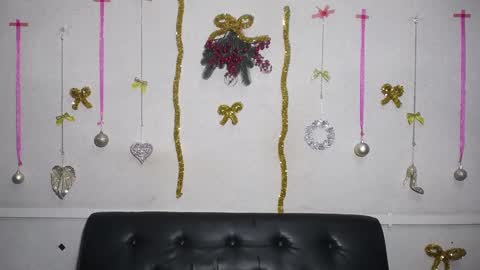 Snapshot of luciami chatting on December 25, 1:53 am LuciaMi online show from December 25, 1:53 am