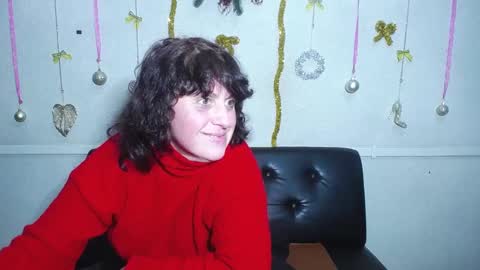 Snapshot of luciami chatting on December 27, 6:53 pm LuciaMi online show from December 27, 6:53 pm