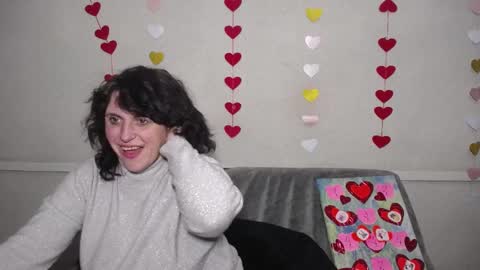 Snapshot of luciami chatting on February 14, 4:15 am LuciaMi online show from February 14, 4:15 am