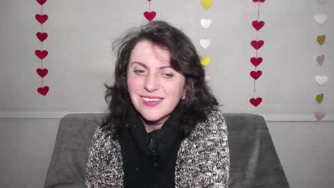Snapshot of luciami chatting on February 22, 1:33 am LuciaMi online show from February 22, 1:33 am