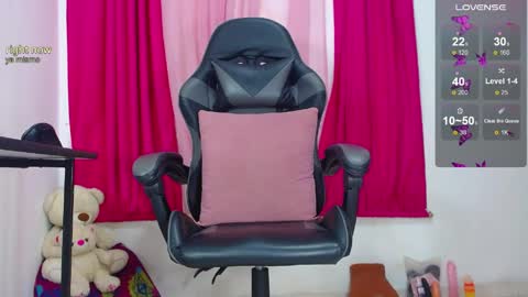 luciana0326 online show from May 13, 1:58 am