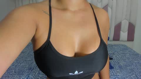 instagram luciana417  online show from January 23, 3:16 am