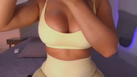 instagram luciana417  online show from January 8, 3:09 am