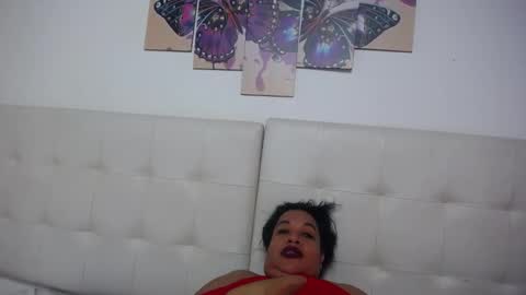 Snapshot of luciana_milf1 chatting on December 20, 5:51 pm Luciana online show from December 20, 5:51 pm