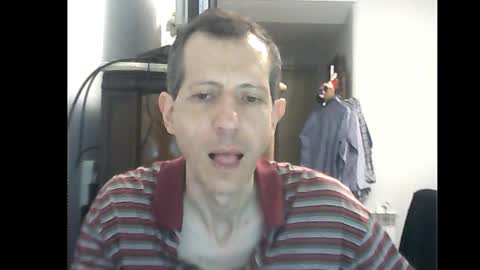 Snapshot of lucianoaxel chatting on December 12, 1:10 am Luciano online show from December 12, 1:10 am