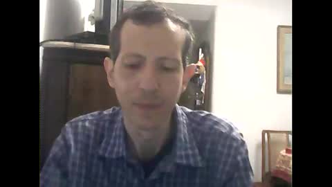 Snapshot of lucianoaxel chatting on December 25, 4:54 am Luciano online show from December 25, 4:54 am
