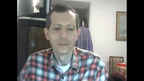 Snapshot of lucianoaxel chatting on December 27, 12:39 am Luciano online show from December 27, 12:39 am