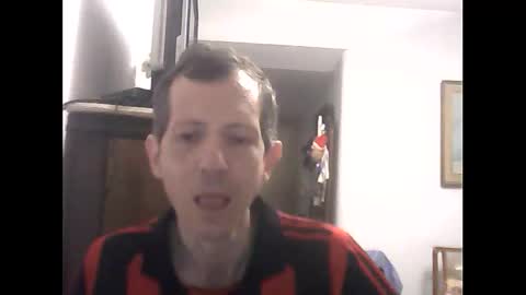 Snapshot of lucianoaxel chatting on January 3, 1:59 am Luciano online show from January 3, 1:59 am
