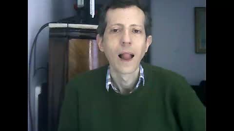 Snapshot of lucianoaxel chatting on October 10, 6:18 pm Luciano online show from October 10, 6:18 pm