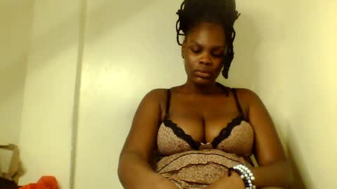luciaresa online show from July 25, 3:15 am