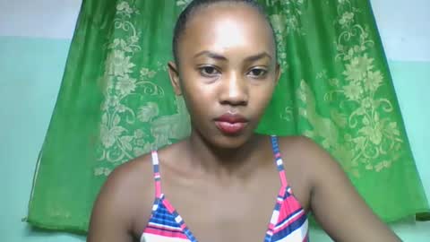 Snapshot of lucie196645 chatting on April 21, 2:26 am lucie196645 online show from April 21, 2:26 am