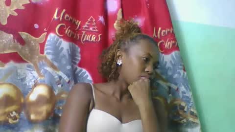 Snapshot of lucie196645 chatting on May 26, 6:48 pm lucie196645 online show from May 26, 6:48 pm