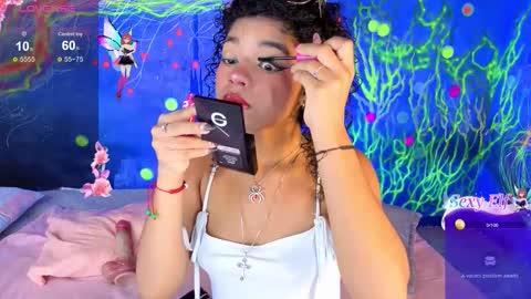 Snapshot of lucie_petite chatting on February 11, 6:35 pm Lucie - online show from February 11, 6:35 pm