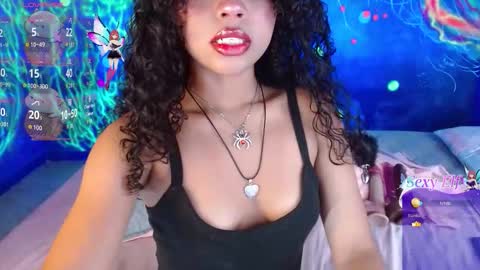 Snapshot of lucie_petite chatting on February 23, 6:49 pm Lucie - online show from February 23, 6:49 pm