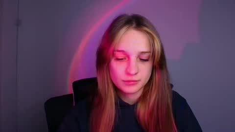 Lucie online show from December 22, 10:18 pm