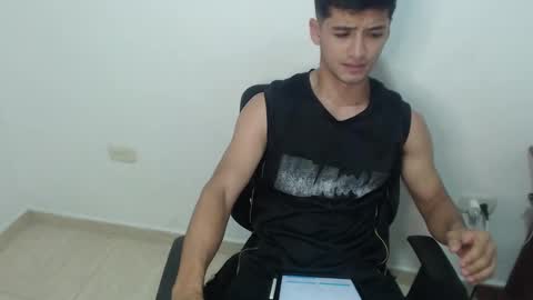 Snapshot of lucifferr_ chatting on February 27, 11:48 pm leonel online show from February 27, 11:48 pm