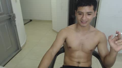 Snapshot of lucifferr_ chatting on March 9, 4:16 am leonel online show from March 9, 4:16 am