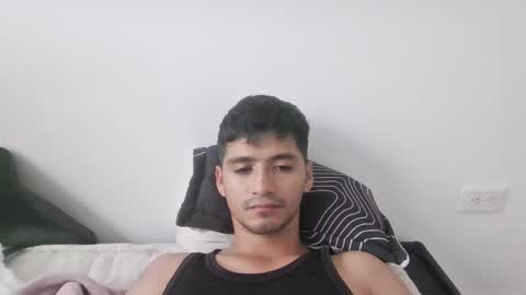 Snapshot of lucifferr_ chatting on February 26, 7:35 pm leonel online show from February 26, 7:35 pm