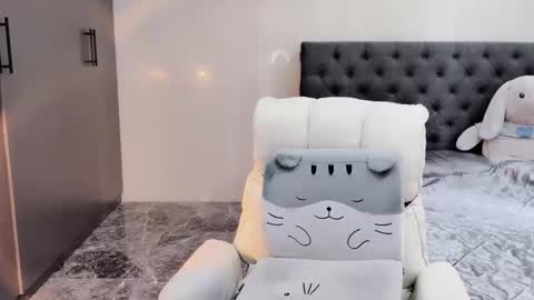 Snapshot of lucii04 chatting on September 25, 12:36 am lucii04 online show from September 25, 12:36 am