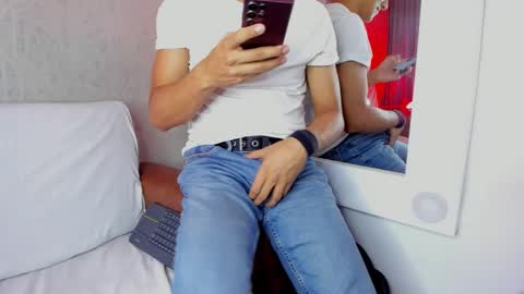 Leo online show from February 25, 2:22 pm