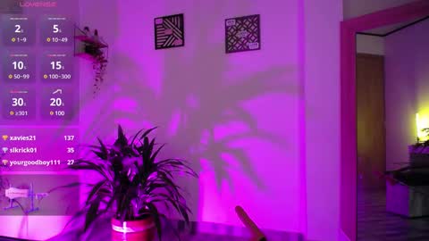 luciiana online show from December 13, 12:42 am