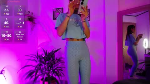 luciiana online show from December 20, 11:37 pm