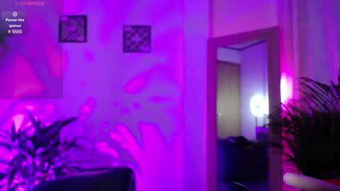 luciiana online show from December 25, 6:20 am