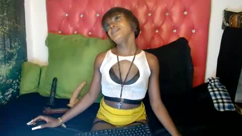 Lucile Carrie online show from June 19, 9:51 pm