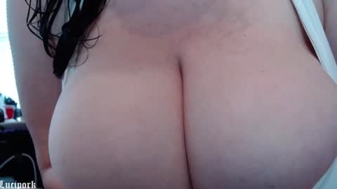 Snapshot of lucipork chatting on June 27, 6:46 pm Lucipork online show from June 27, 6:46 pm