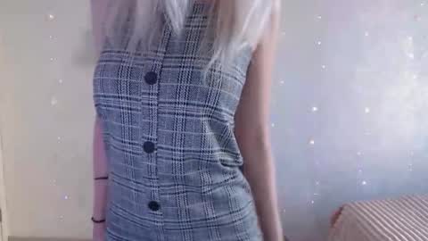 Snapshot of luckcristal chatting on March 11, 12:22 pm Arina online show from March 11, 12:22 pm