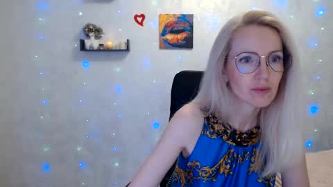 Snapshot of luckcristal chatting on May 22, 5:29 pm Arina online show from May 22, 5:29 pm